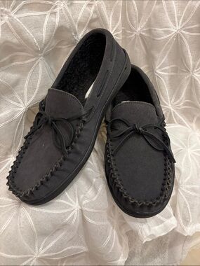 Minnetonka Charcoal Gray Suede Moccasin Slipper Loafers